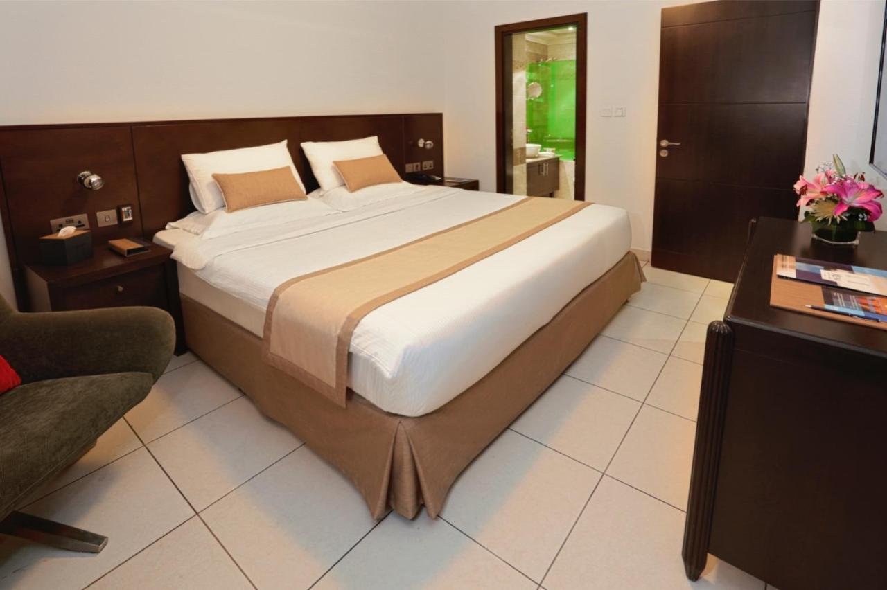 Mena Aparthotel Albarsha At The Mall Dubai Exteriör bild